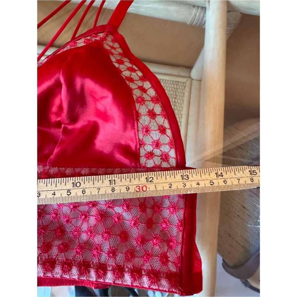 Victoria’s Secret Lace Bralette Strappy Back Red Satin Mesh Lingerie Size L - Picture 8 of 8